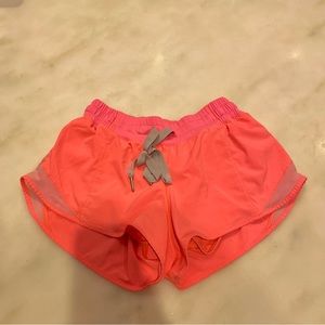 Lululemon bright pink low-rise hotty hot short 2.5”